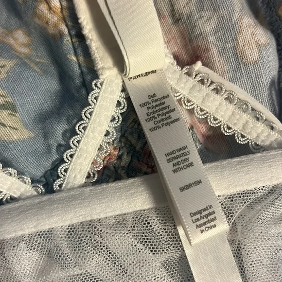 ‼️‼️Sold ‼️‼️❤️For Love and Lemon sheer Floral Bra Top. - Picture 4 of 6